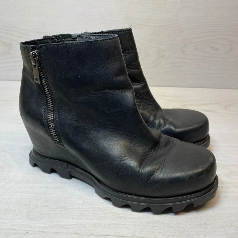 Sorel Womens 8.5 Arctic Wedge Ankle Boots Lug Sole Black Leather Side Zip NL4372